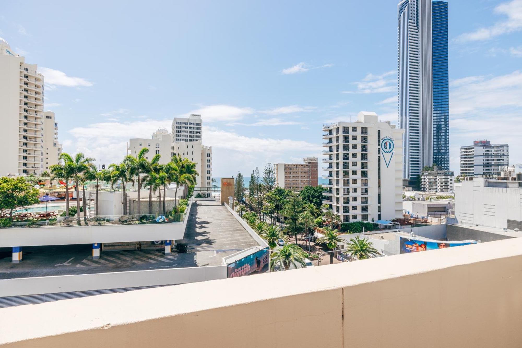 Maze Backpackers - Gold Coast Vandrehjem Eksteriør billede
